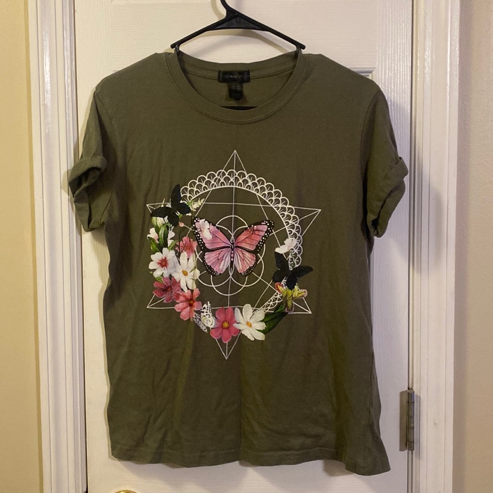design t shirt, rolled sleeves
